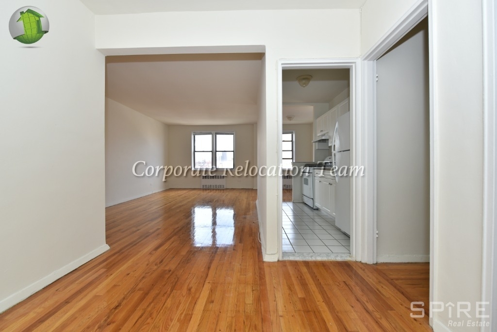 30-91 Crescent Street, Astoria Ny 11102 - Photo 3