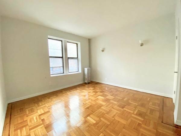 743 Empire Blvd - Photo 1