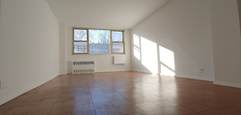 455 Ocean parkway - Photo 1