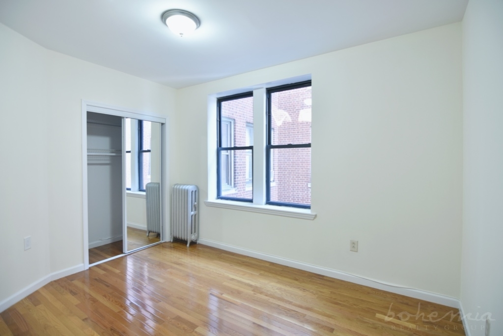 577 Isham Street - Photo 4