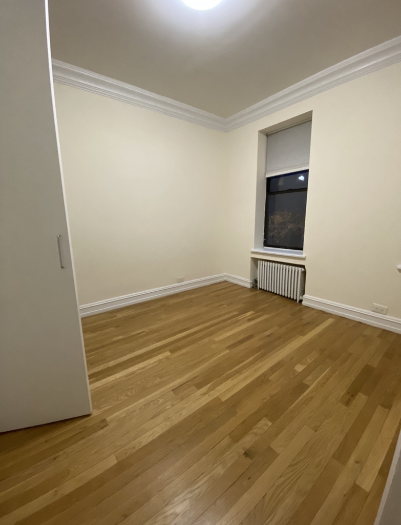 326 East 58th  - Photo 2