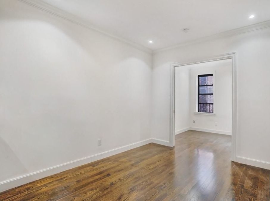 309 Mott st - Photo 1