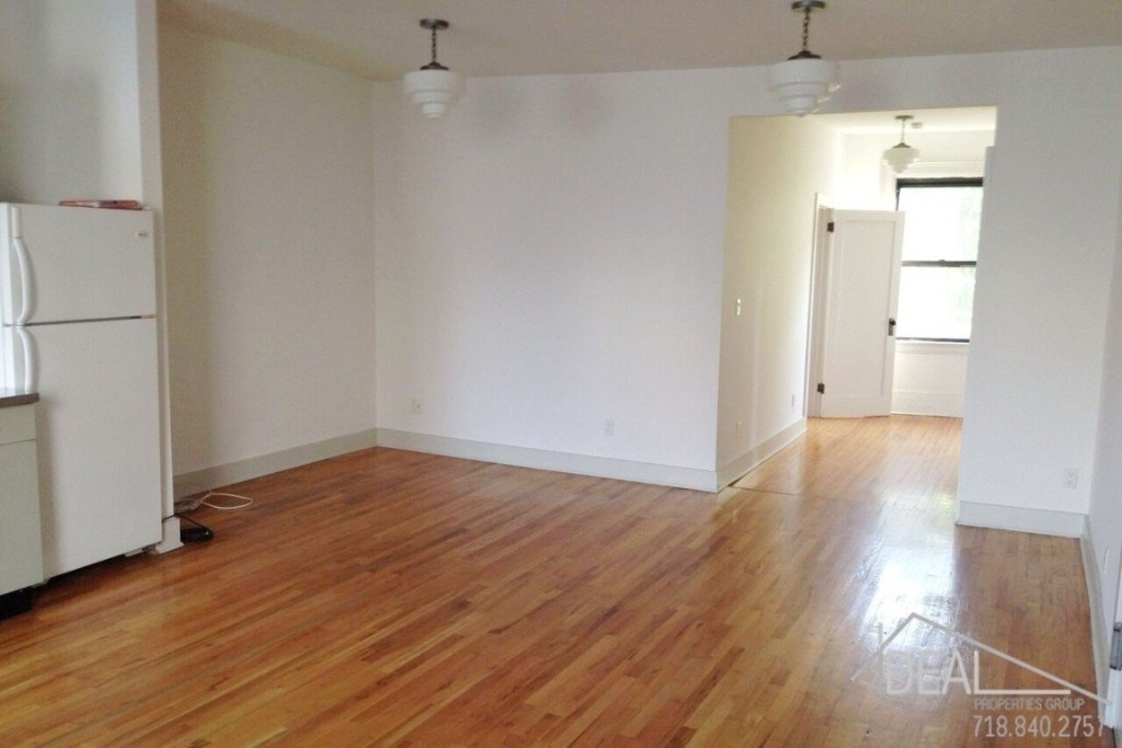 105 Grand Street - Photo 3