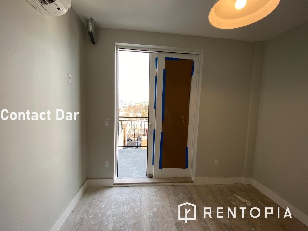 559 Grand St - Photo 1