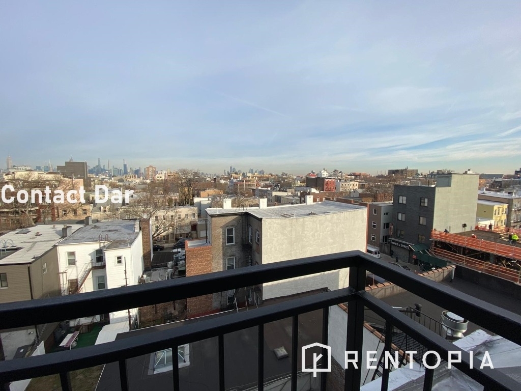 559 Grand St - Photo 8