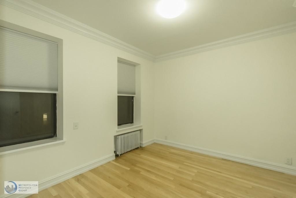 326 East 58 St - Photo 6