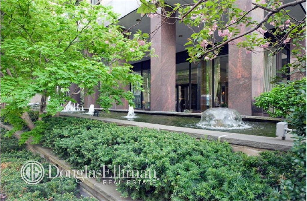 300 East 75th St - Photo 3