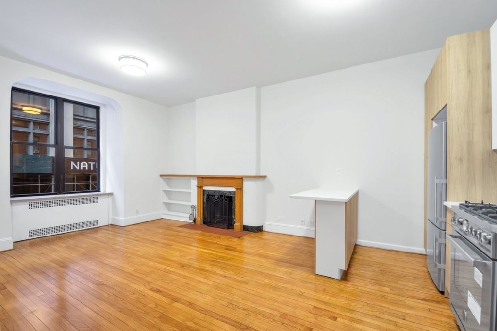 121 Madison Avenue - Photo 1