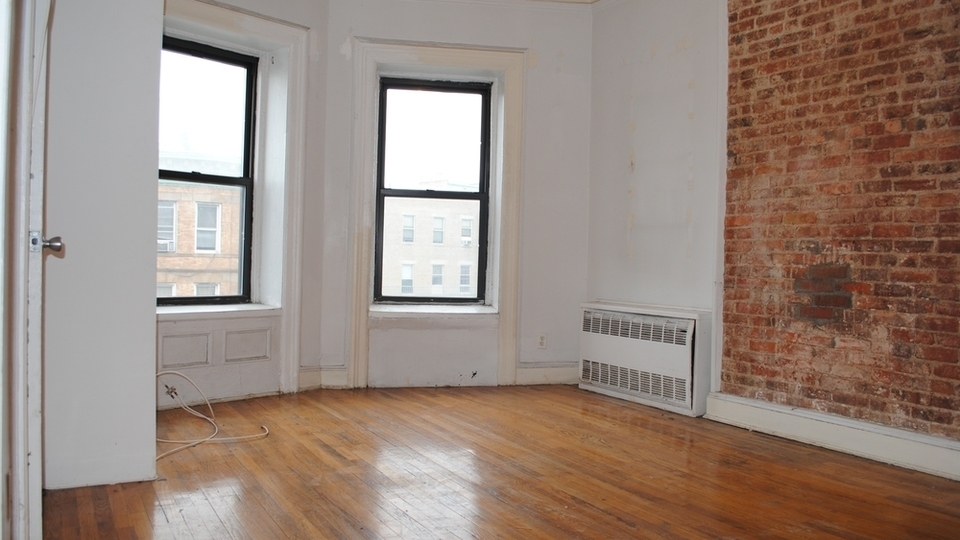 1486 Bedford Ave - Photo 0