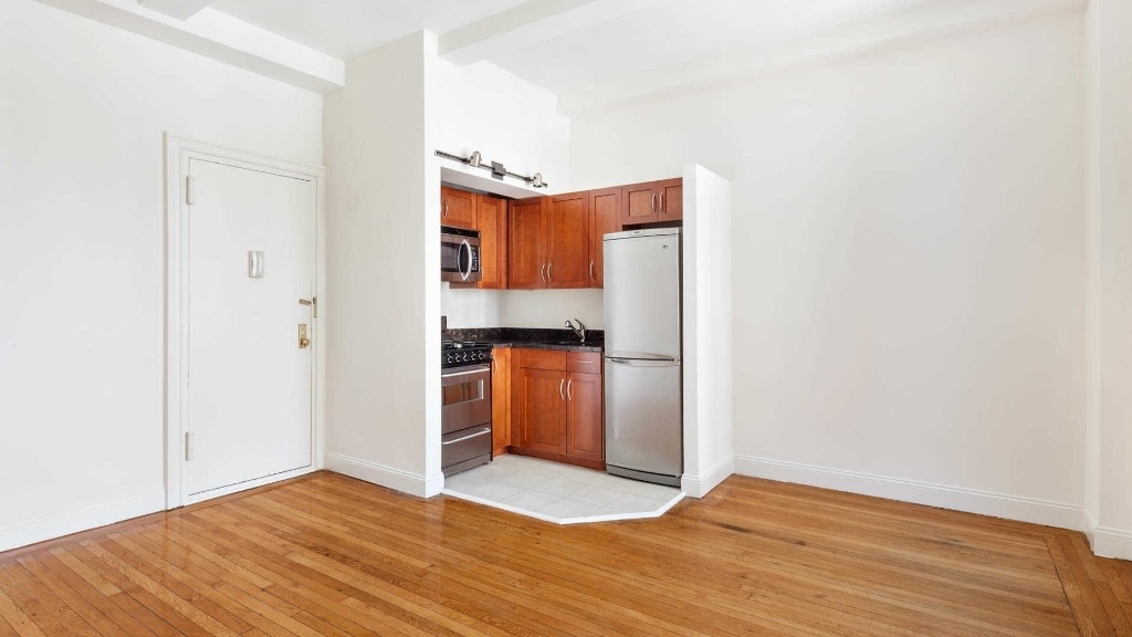 	228 West 71st Street - Photo 5