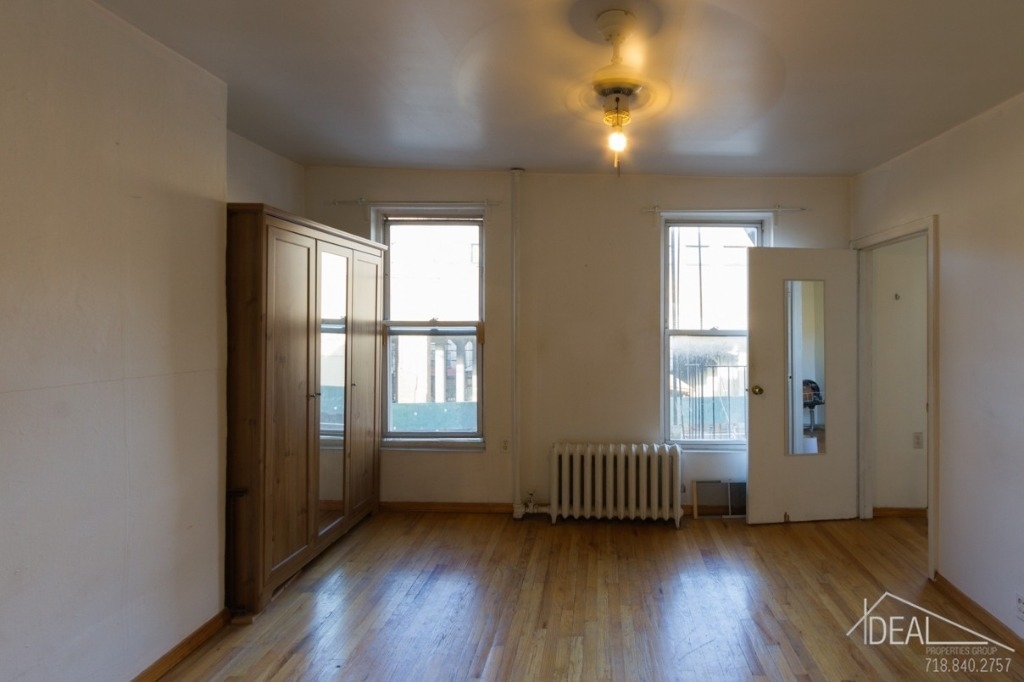 266 10th st - Photo 2