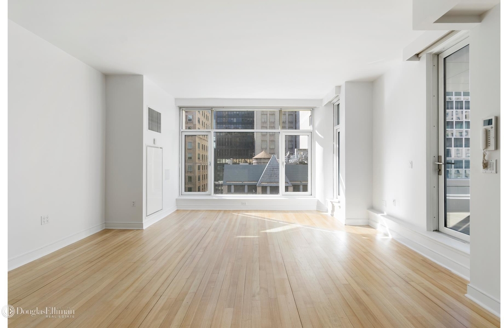 5 East 44th St - Photo 5