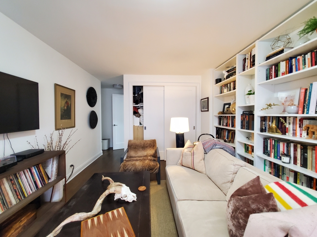 145 East 16th Street - Photo 4