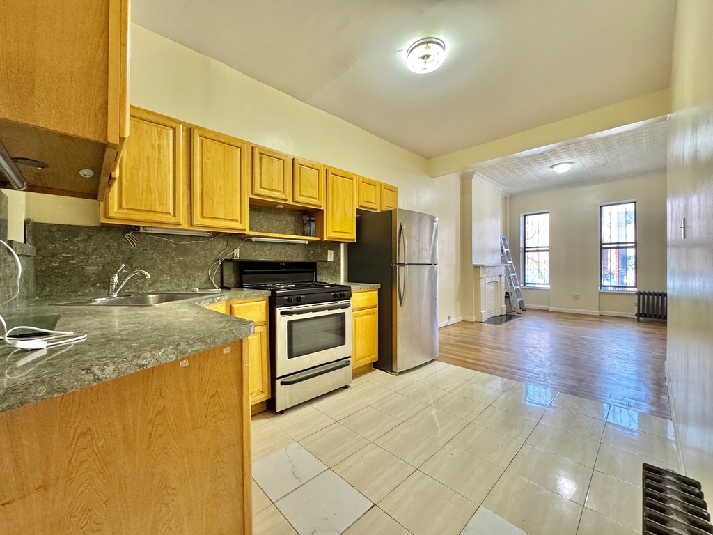 81 Underhill Avenue - Photo 7