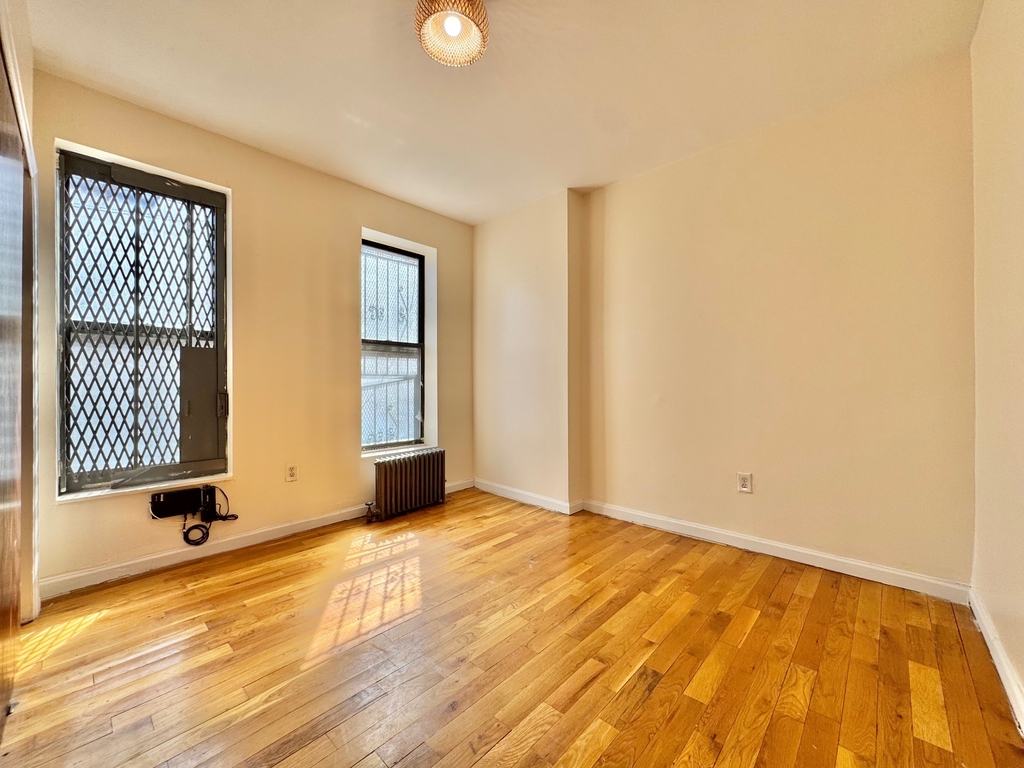 81 Underhill Avenue - Photo 4