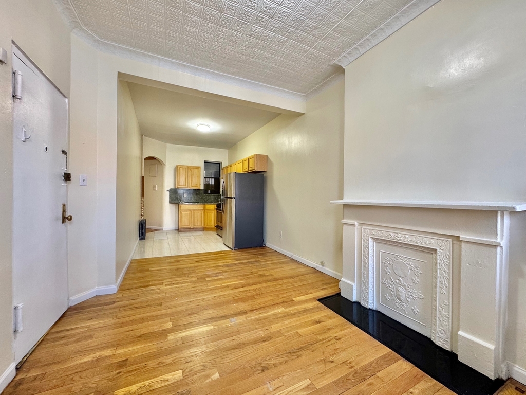 81 Underhill Avenue - Photo 2
