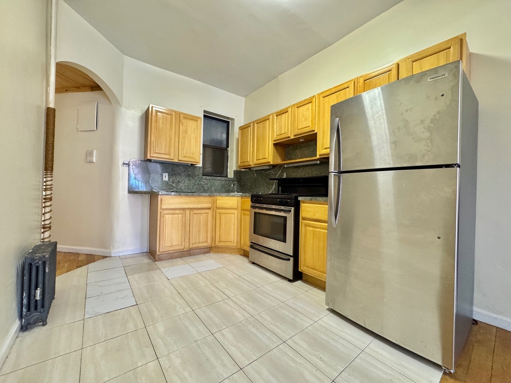 81 Underhill Avenue - Photo 1