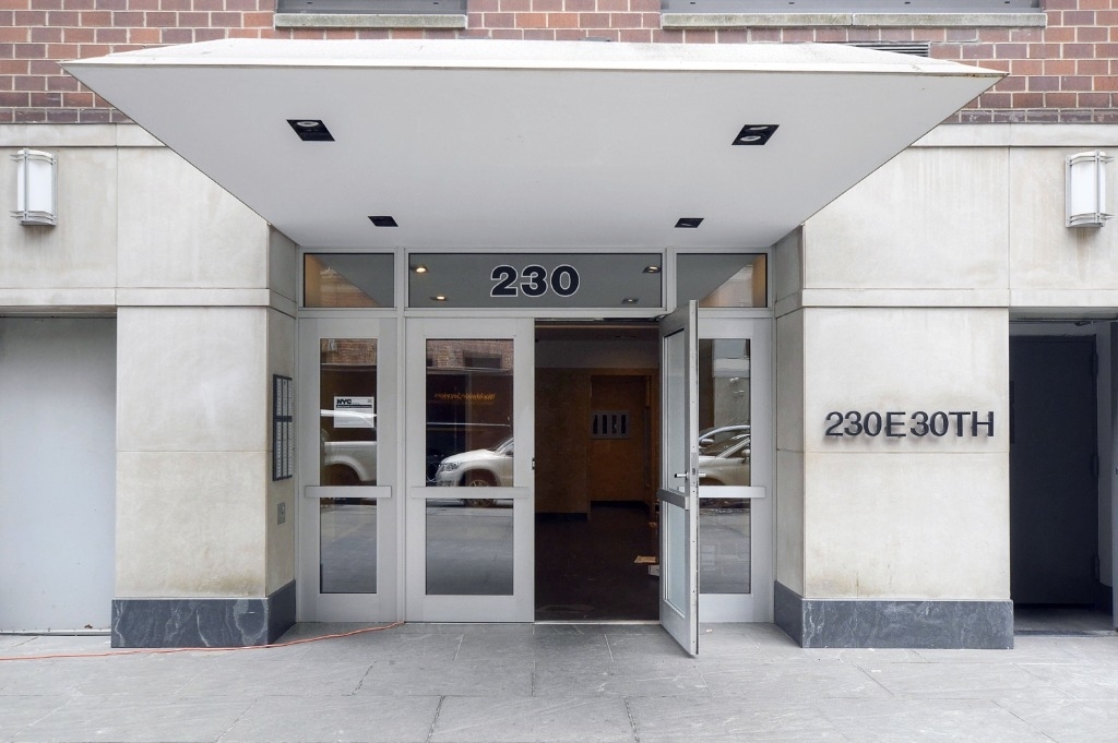 230 East 30th Street - Photo 9