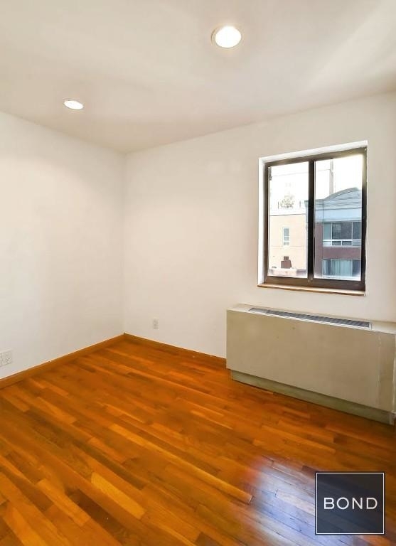 370 West 30th street - Photo 4