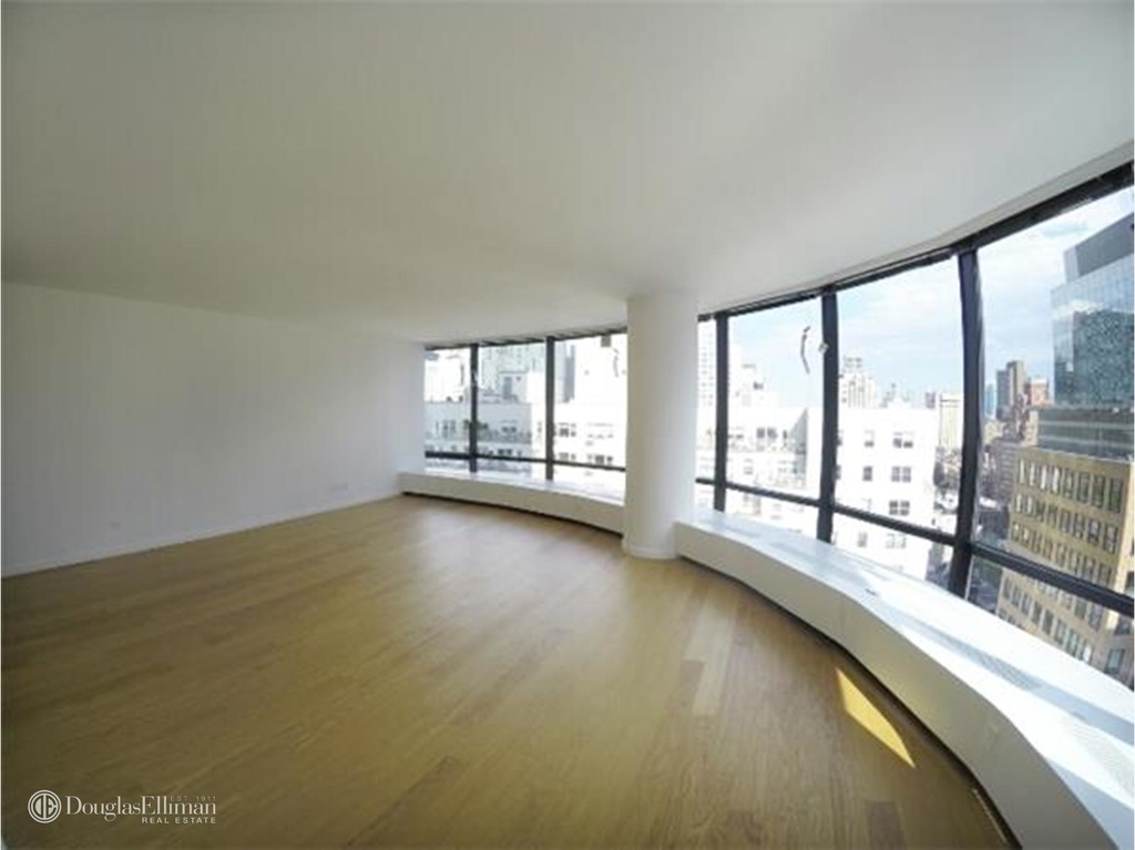 265 East 66th St - Photo 1