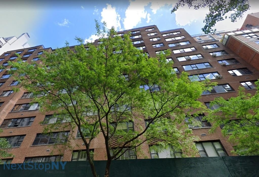 405 East 56th Street - Photo 14