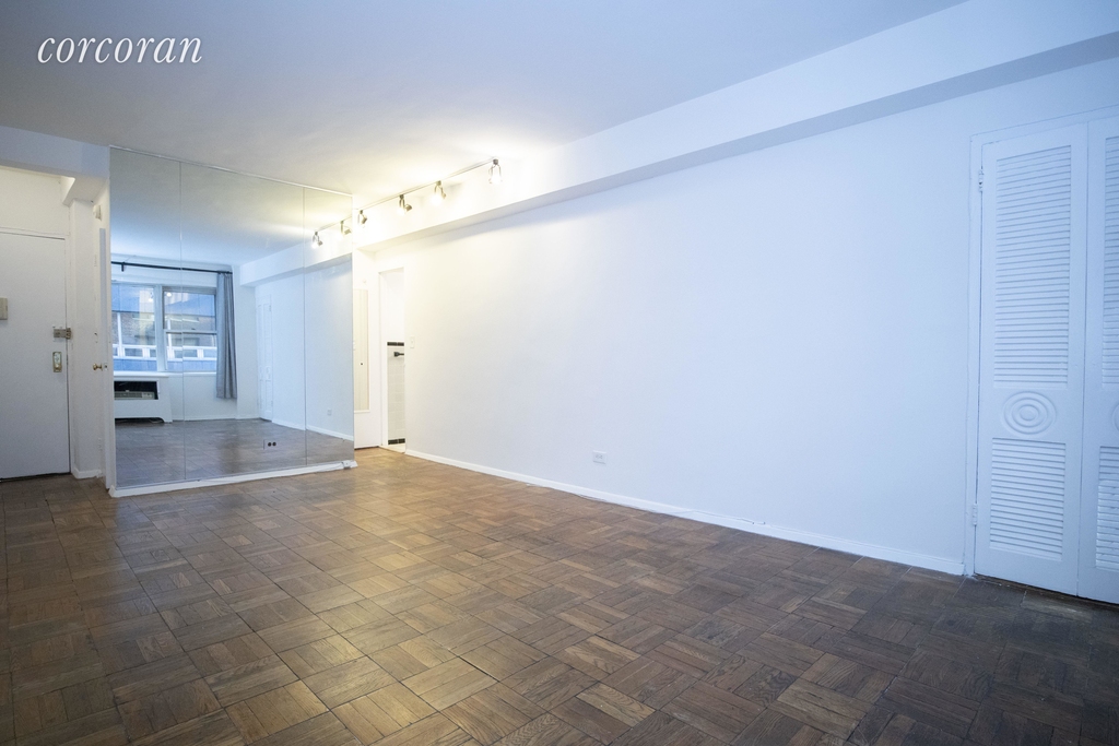 310 East 49th Street - Photo 1