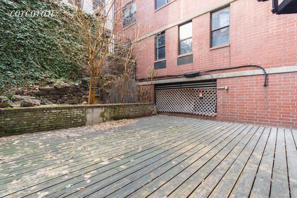 220 West 14th Street - Photo 2