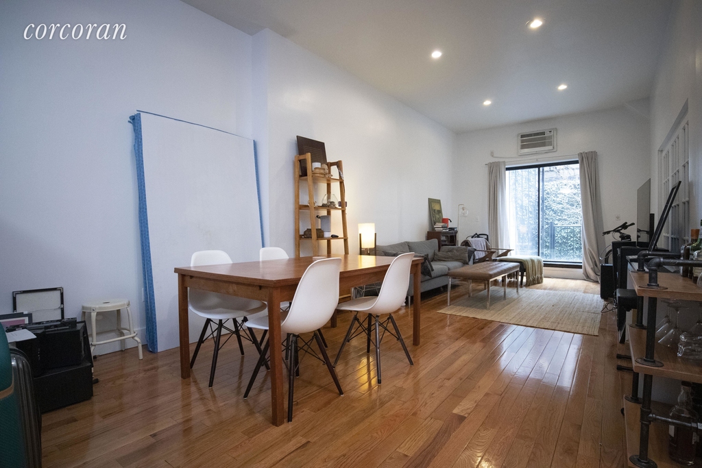 220 West 14th Street - Photo 0