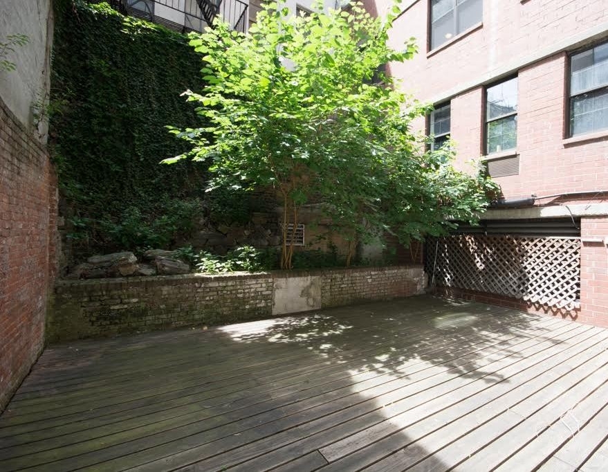 220 West 14th Street - Photo 0