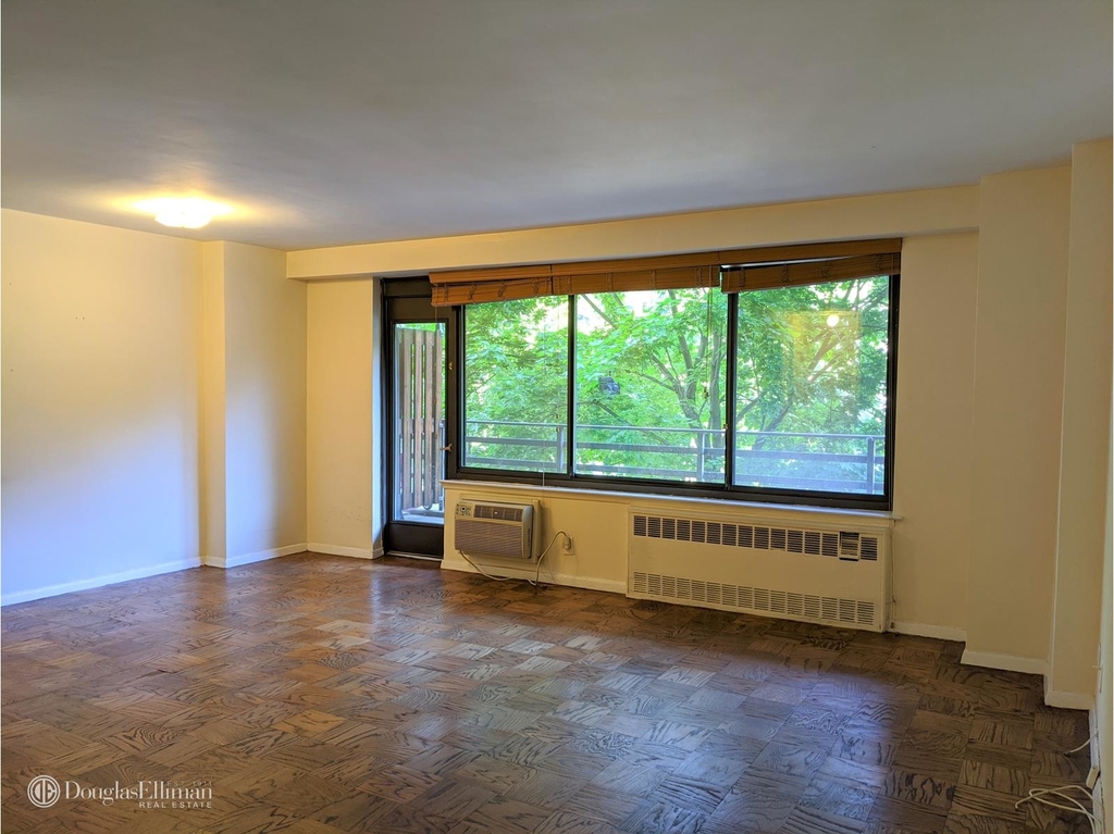 382 Central Park West - Photo 5