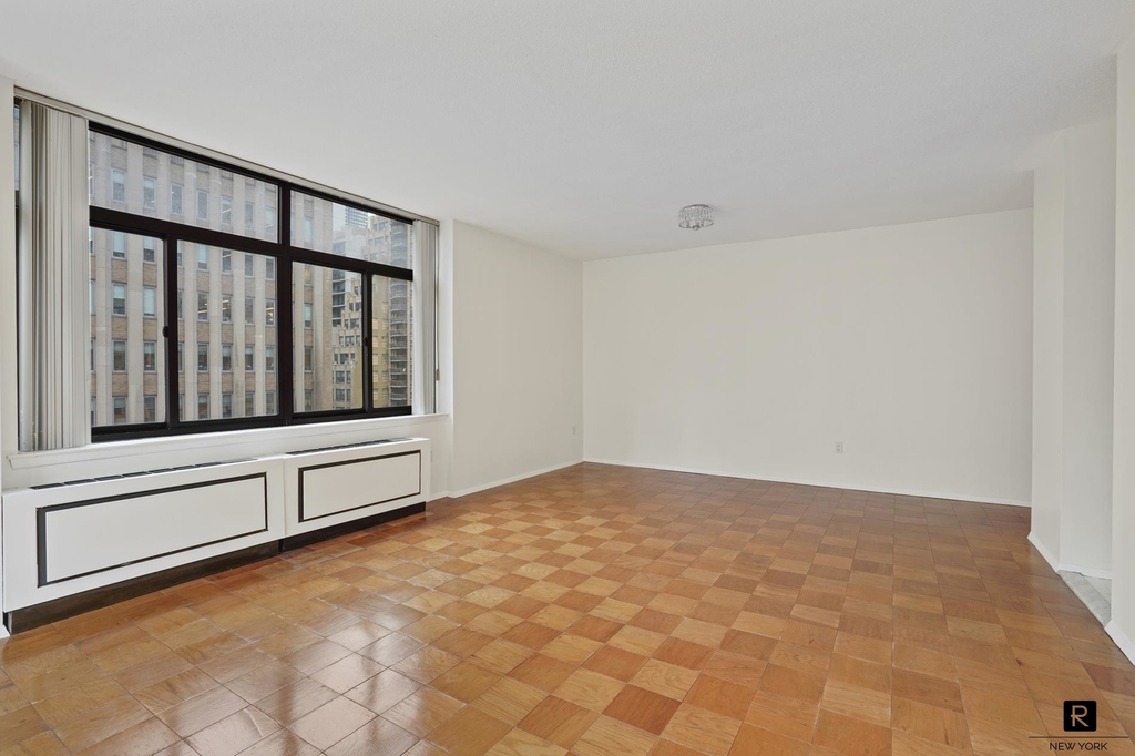 303 East 43rd Street - Photo 2