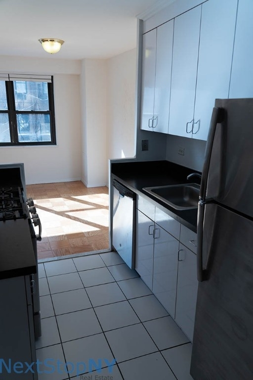 145 East 16th Street - Photo 12