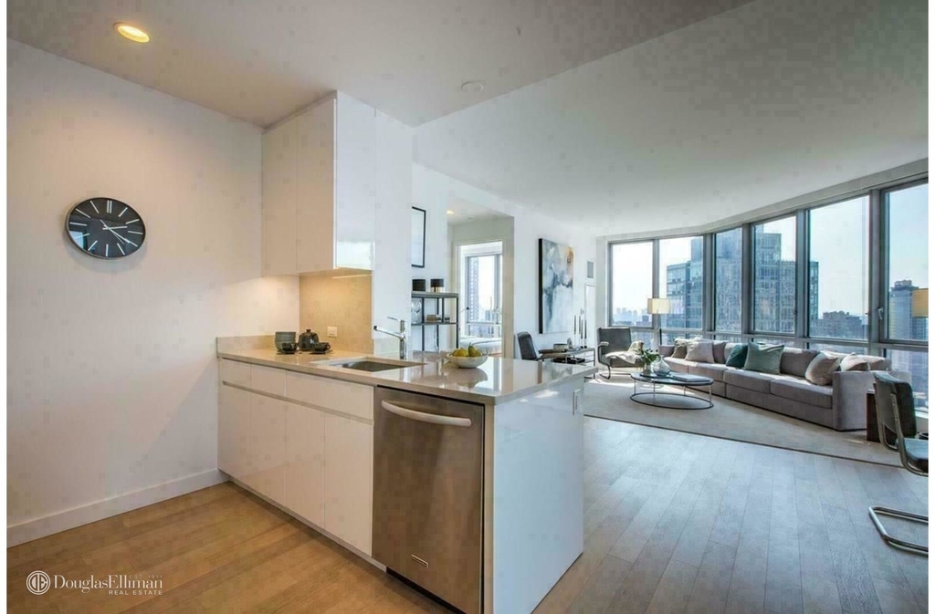 160 Madison Avenue - Photo 3