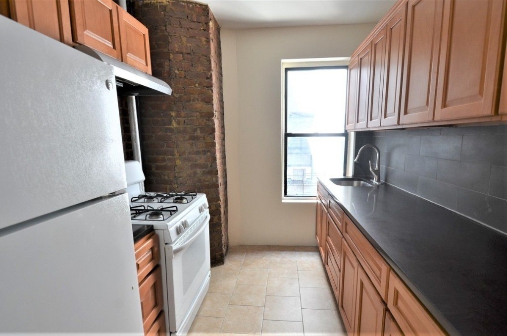 503 West 135th Street - Photo 3