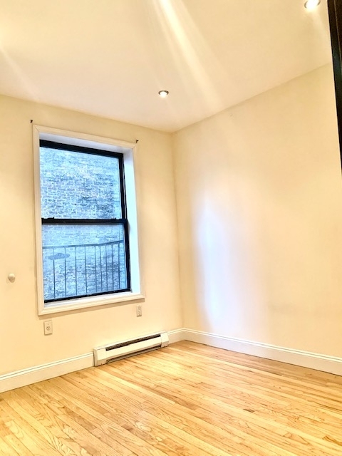 West 108th St Amsterdam Ave - Photo 4