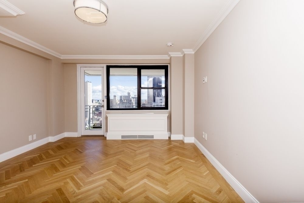 305 East 86th Street - Photo 1