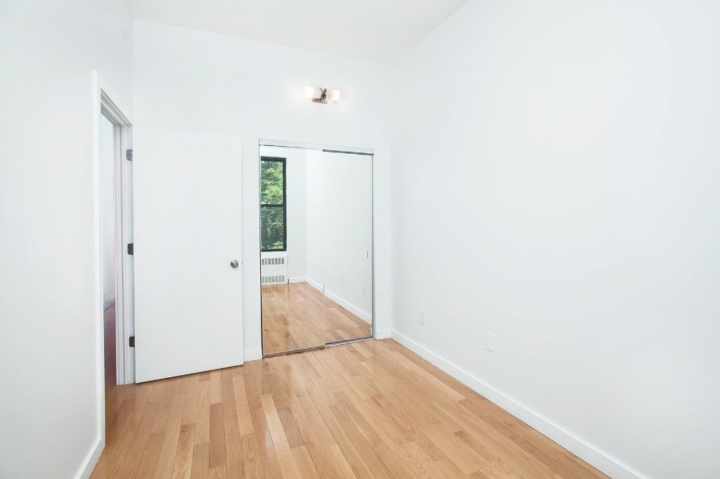 2085 5th Avenue - Photo 4