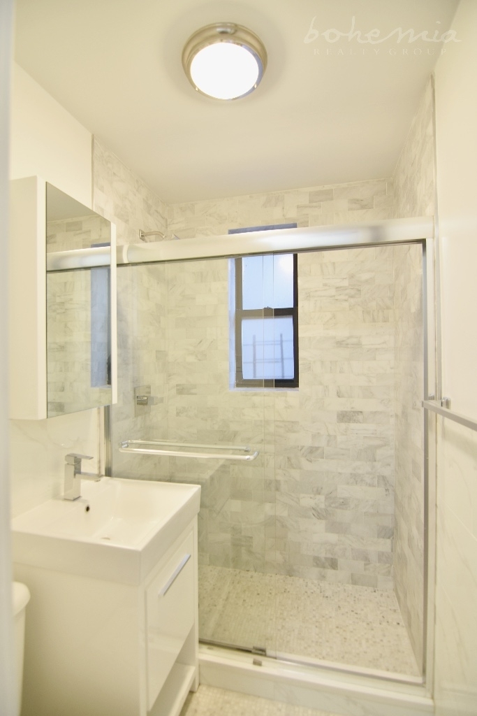 137 W. 137th St - Photo 3