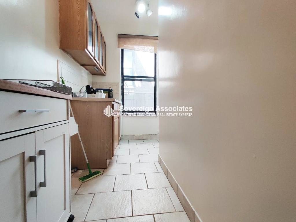 3135 Broadway - Photo 1