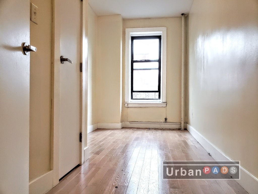 2391 Bedford Ave - Photo 5