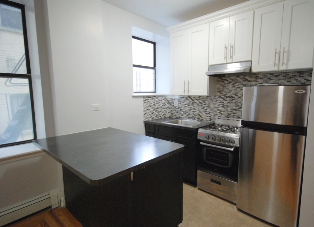 707 St Nicholas Ave - Photo 1