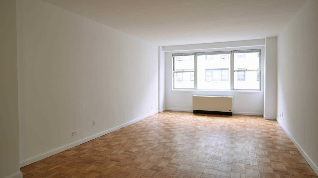 420 East 80th Street - Photo 7