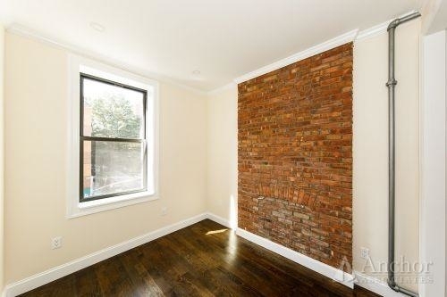 1379 Lexington Avenue - Photo 3