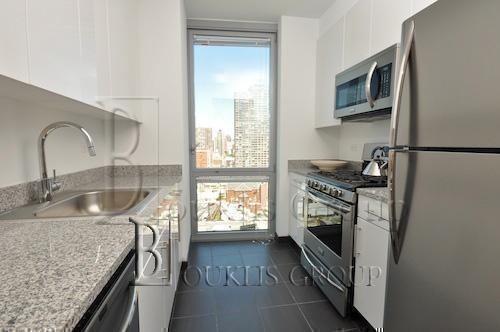 505 West 37th Street - Photo 2