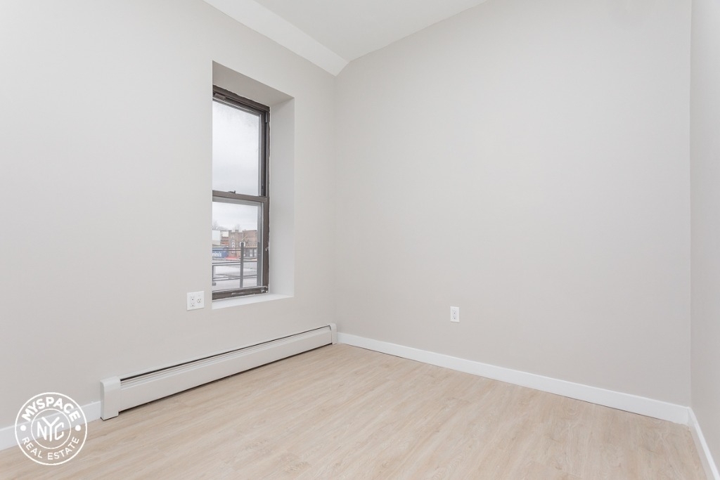 879 Dekalb Ave - Photo 5