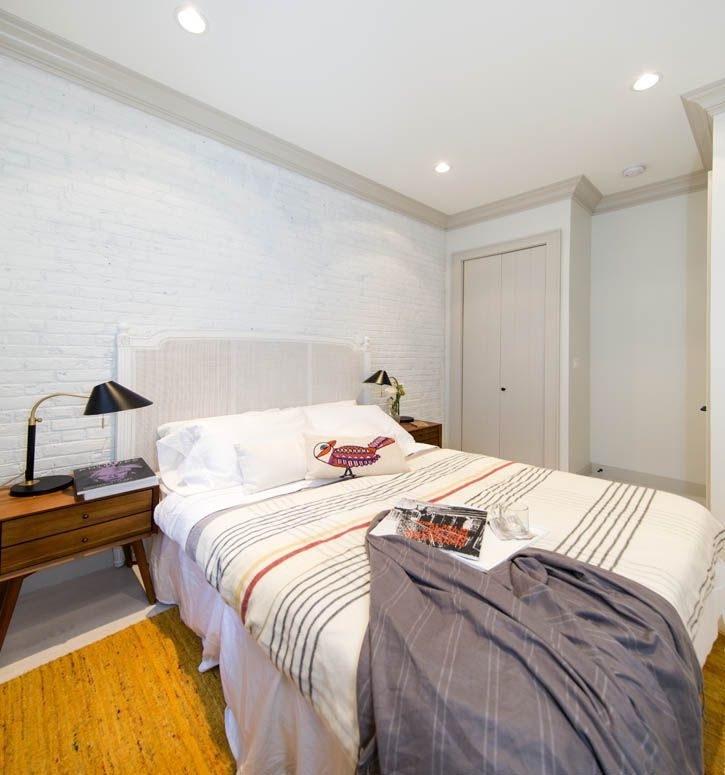 132 East 61 St - Photo 4