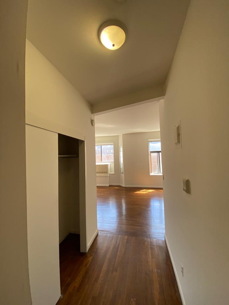 221 EAST 33 STREET , MANHATTAN - Photo 3