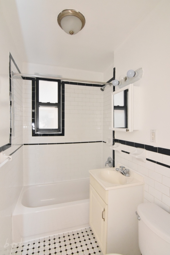 303 W 154th St - Photo 3