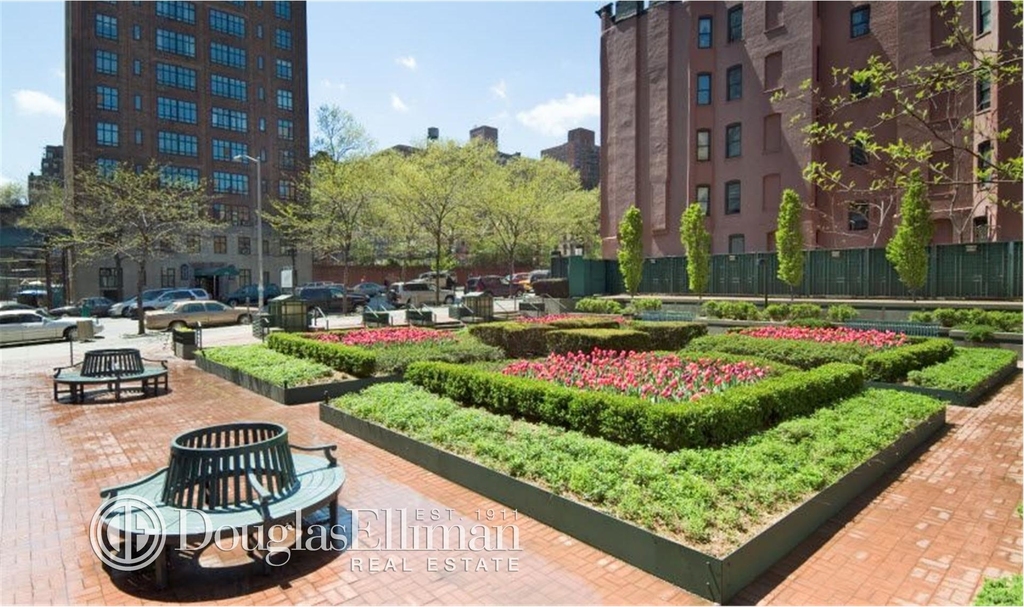 175 East 96th St - Photo 6