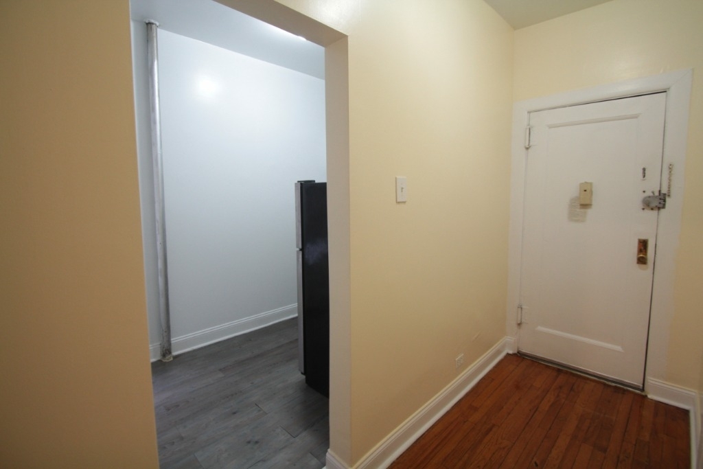 4530 Broadway - Photo 3